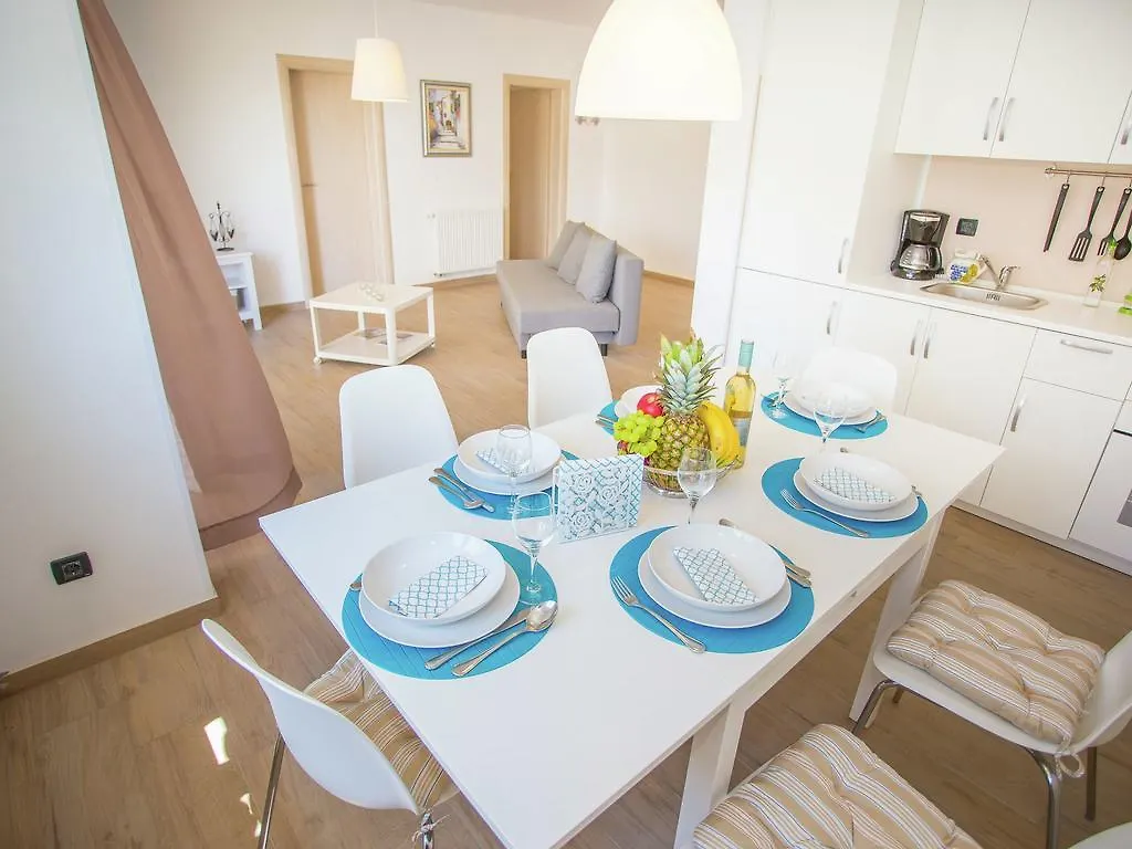 Charming Apartment With Private Terrace In Porec Дом отдыха