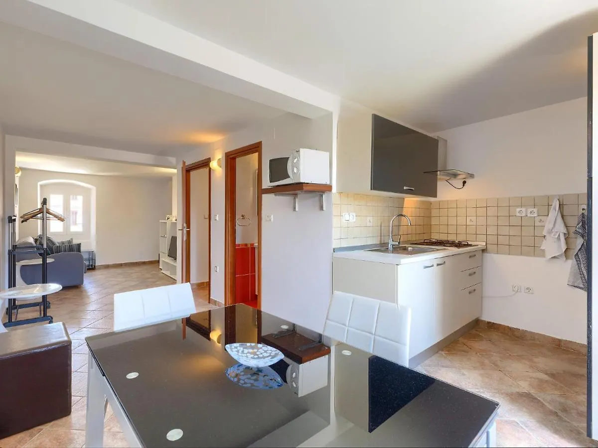Charming Apartment With Private Terrace In Porec