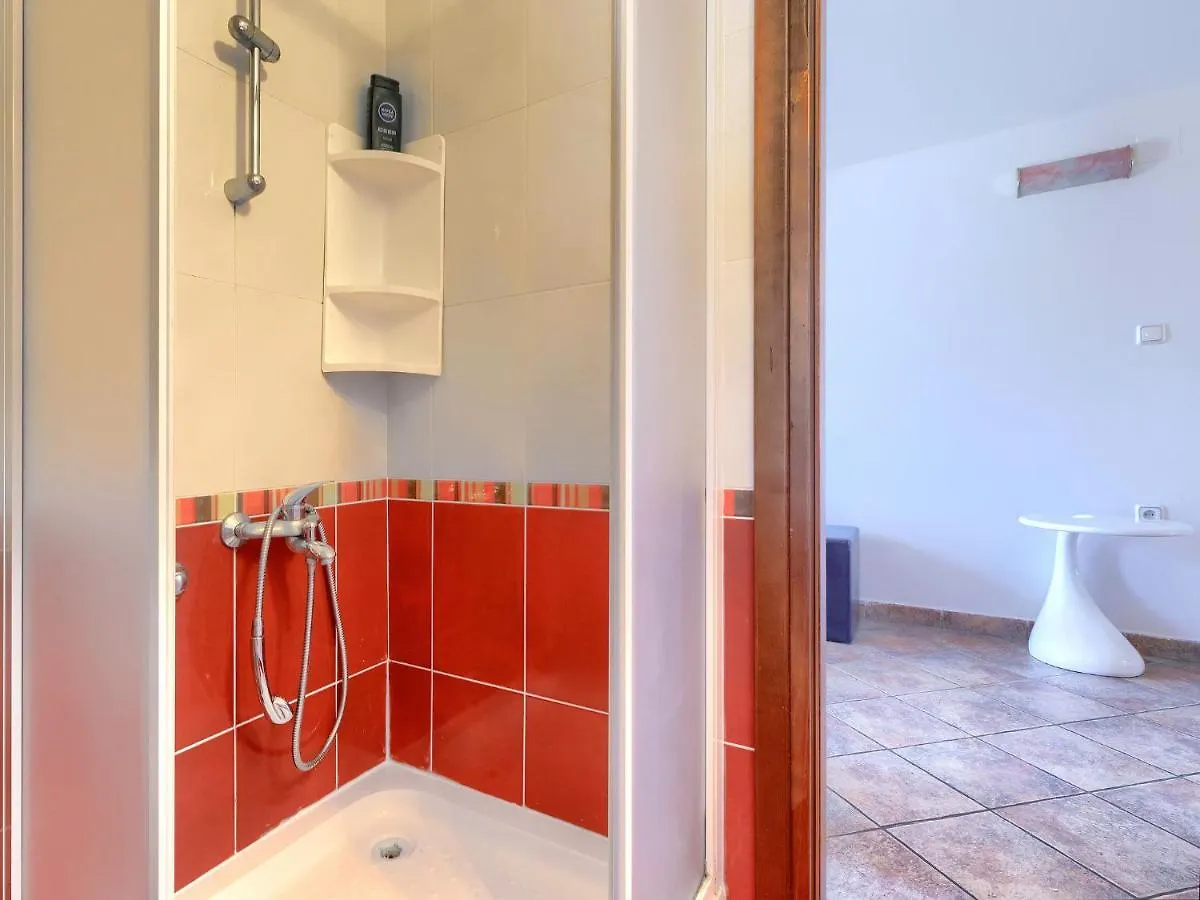 Charming Apartment With Private Terrace In Porec Holiday home