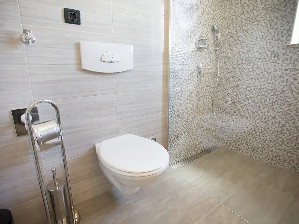 Charming Apartment With Private Terrace In Porec 0*,